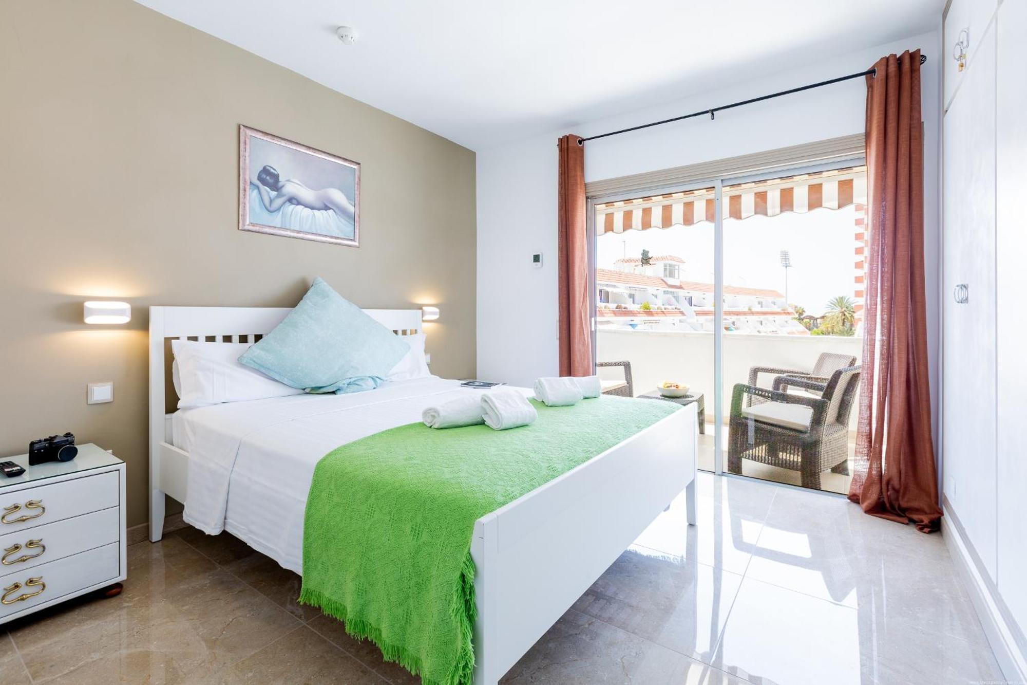 Las FLORITAS 80 Terrace&Swimming Pool Playa de las Americas  Esterno foto