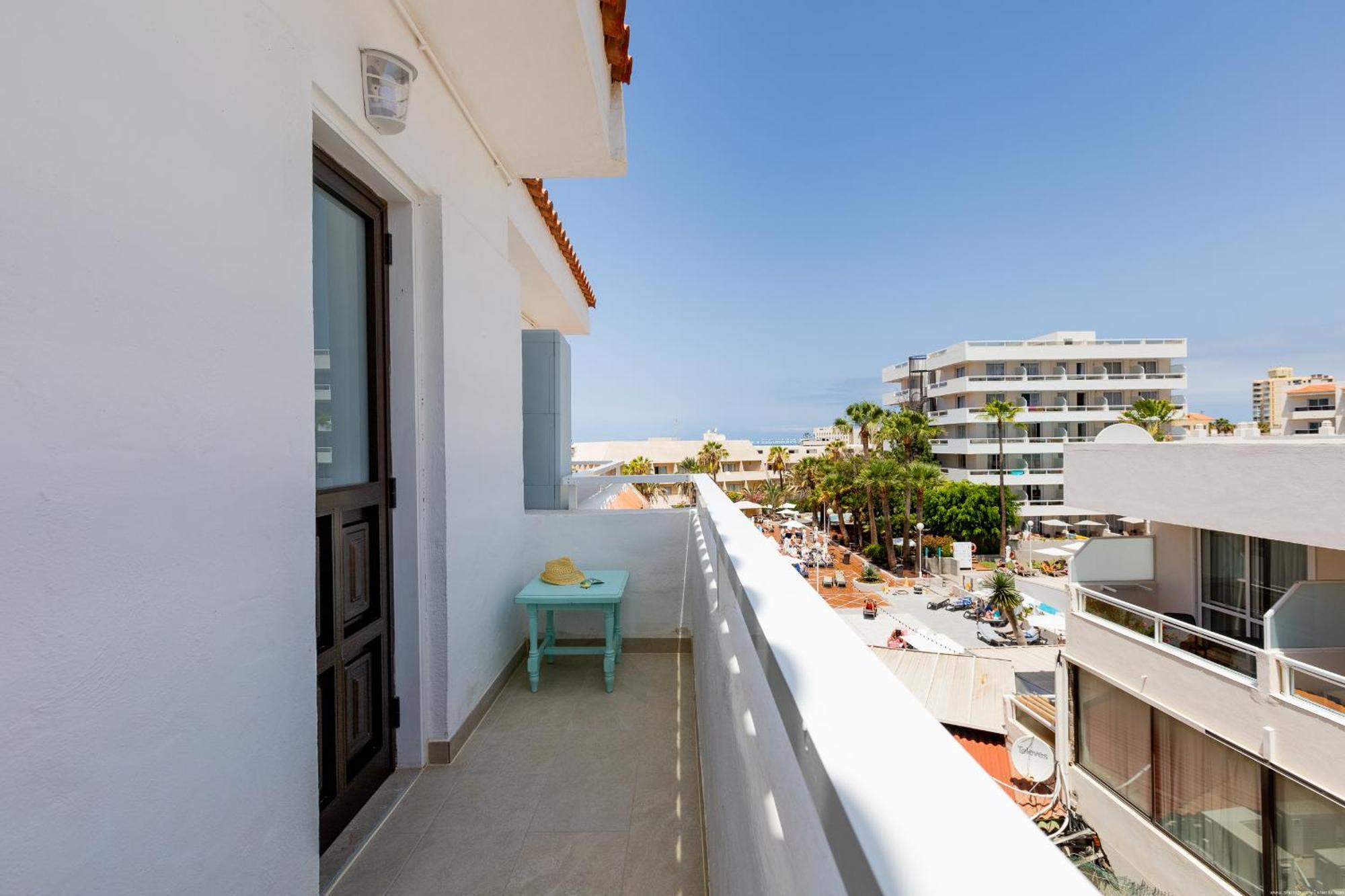 Las FLORITAS 80 Terrace&Swimming Pool Playa de las Americas  Esterno foto